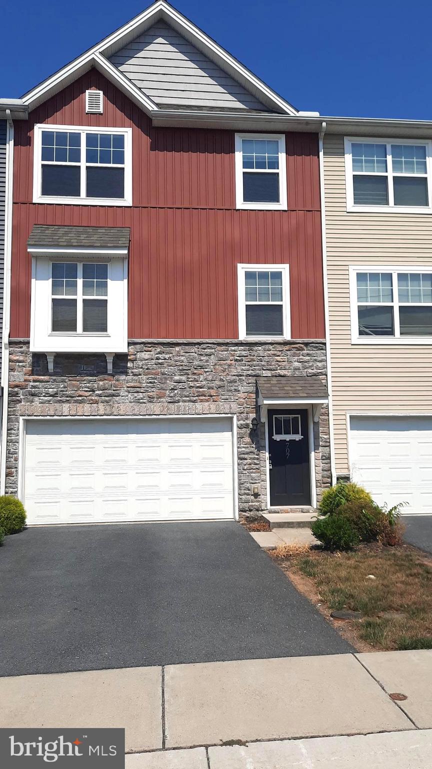 707 ADMIRALS QUAY DR