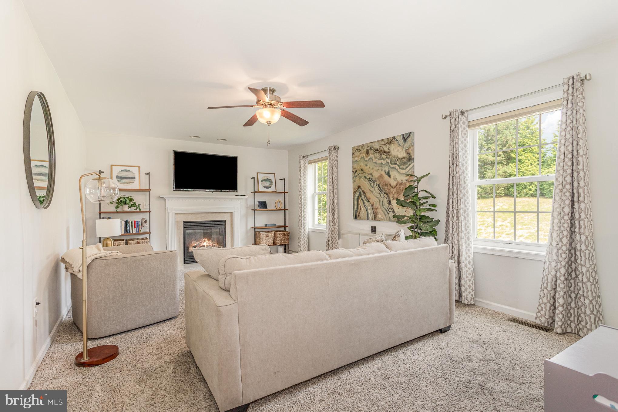 4585 Manor Dr