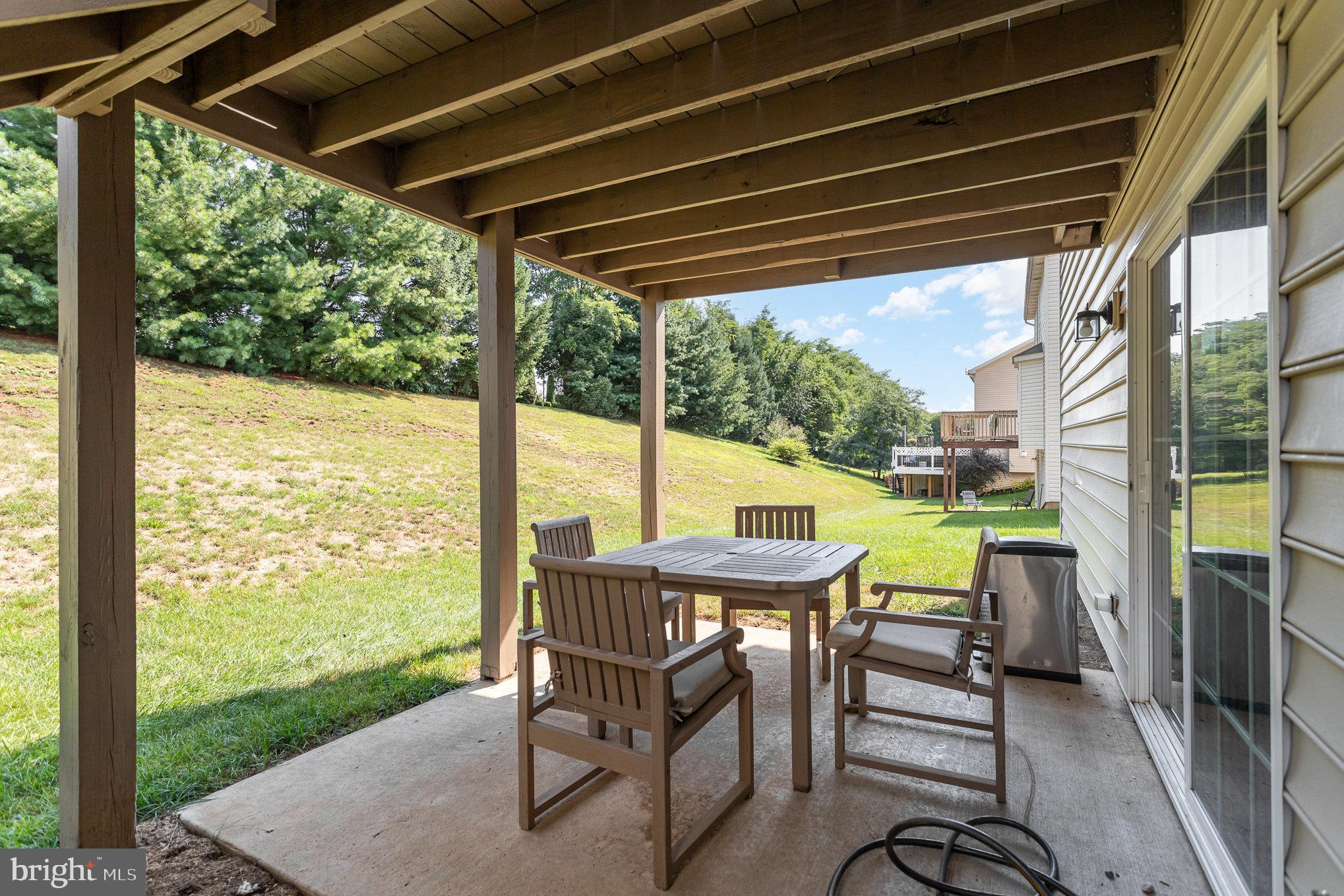 4585 Manor Dr