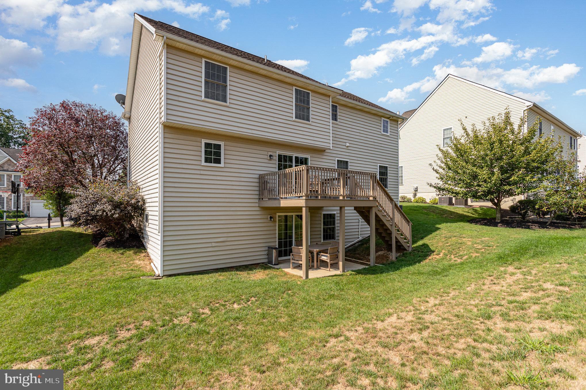4585 Manor Dr