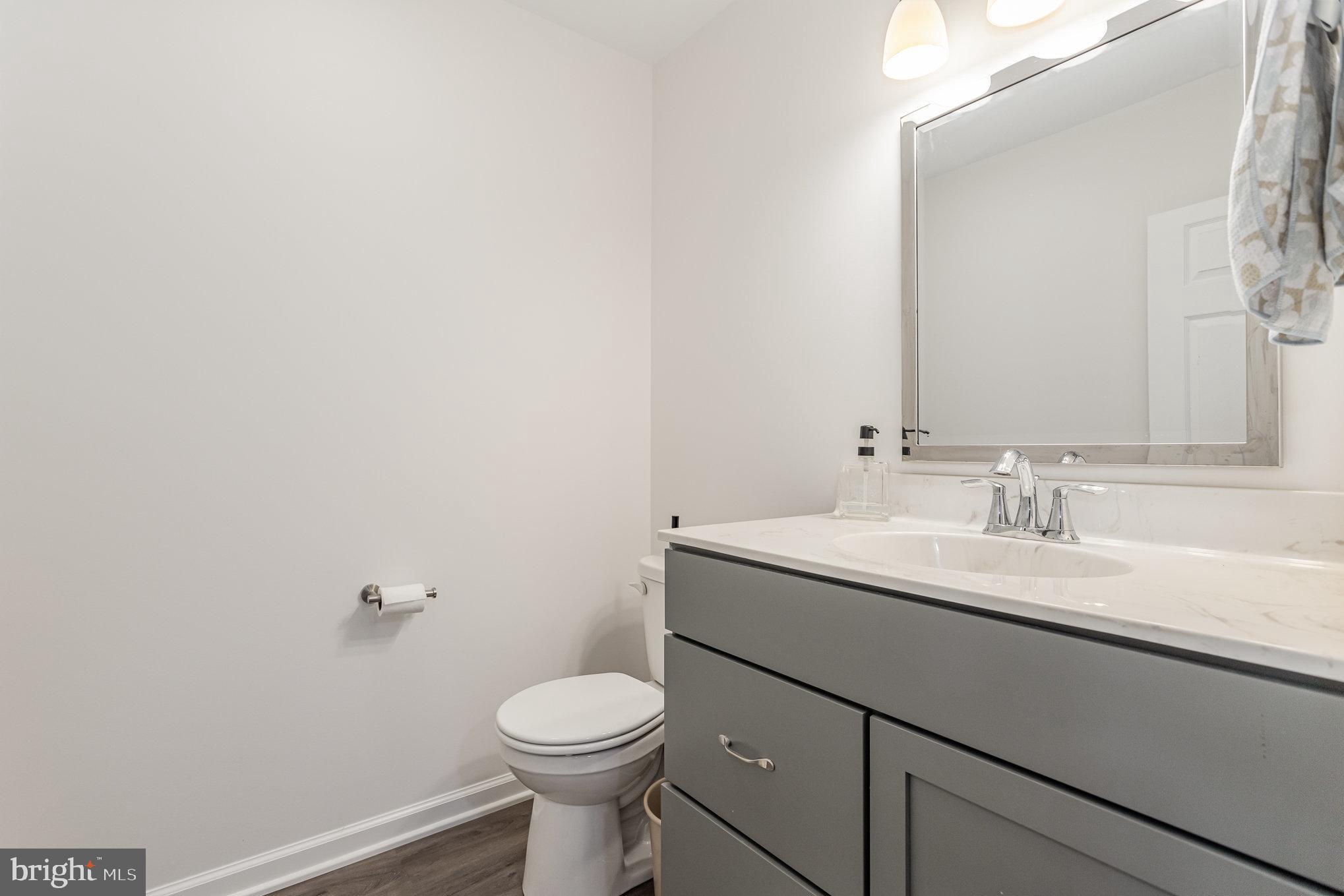 4585 Manor Dr