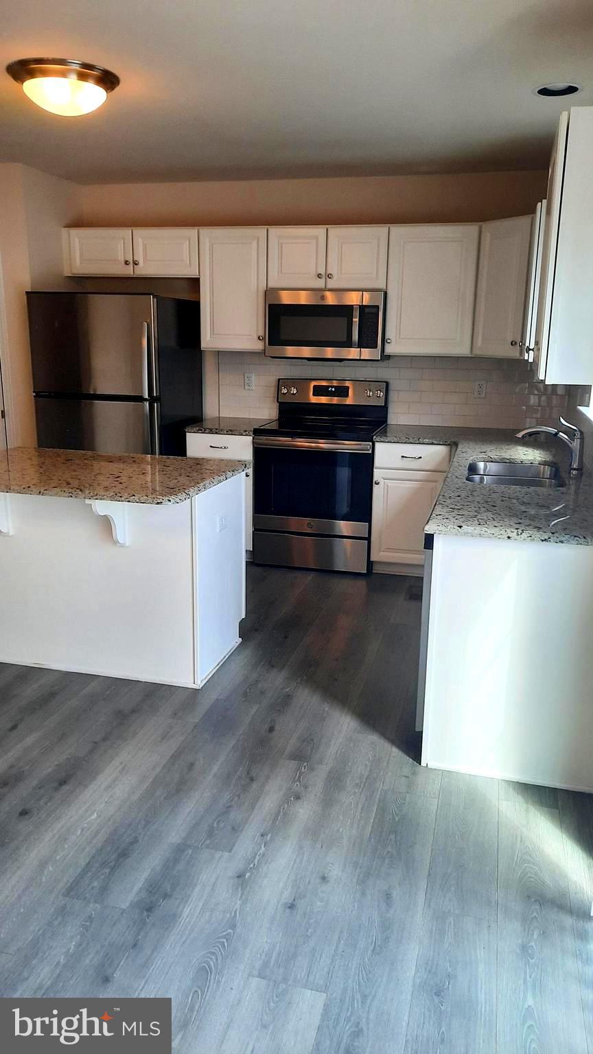 919 ADMIRALS QUAY DR