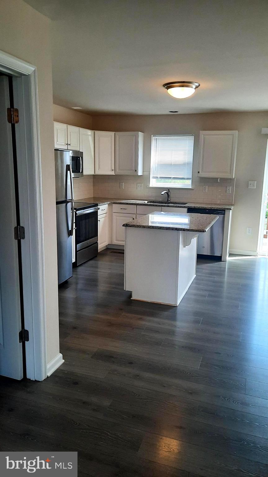 919 ADMIRALS QUAY DR