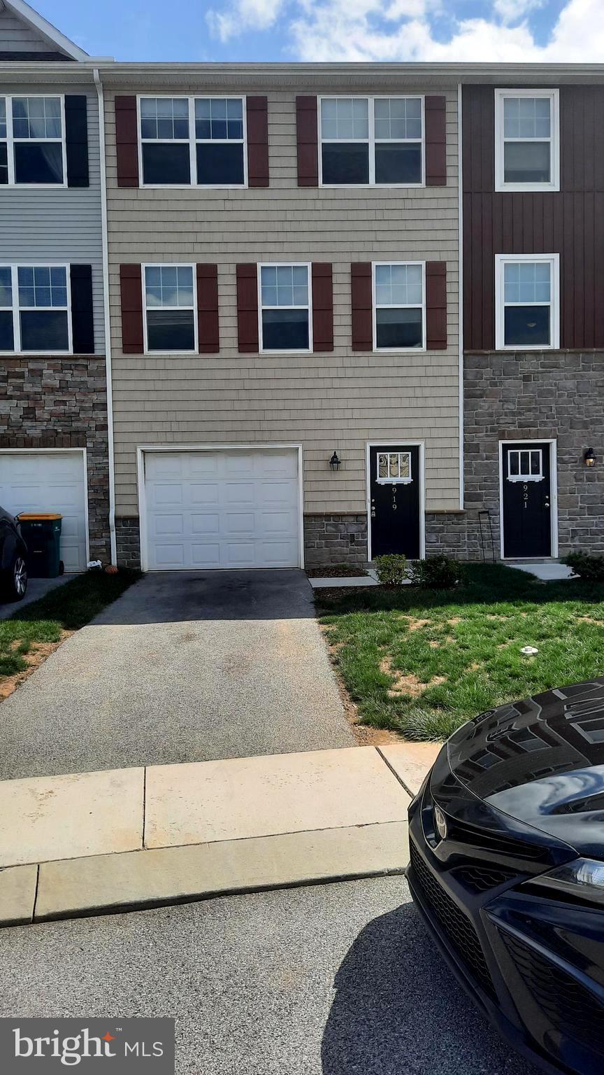 919 ADMIRALS QUAY DR