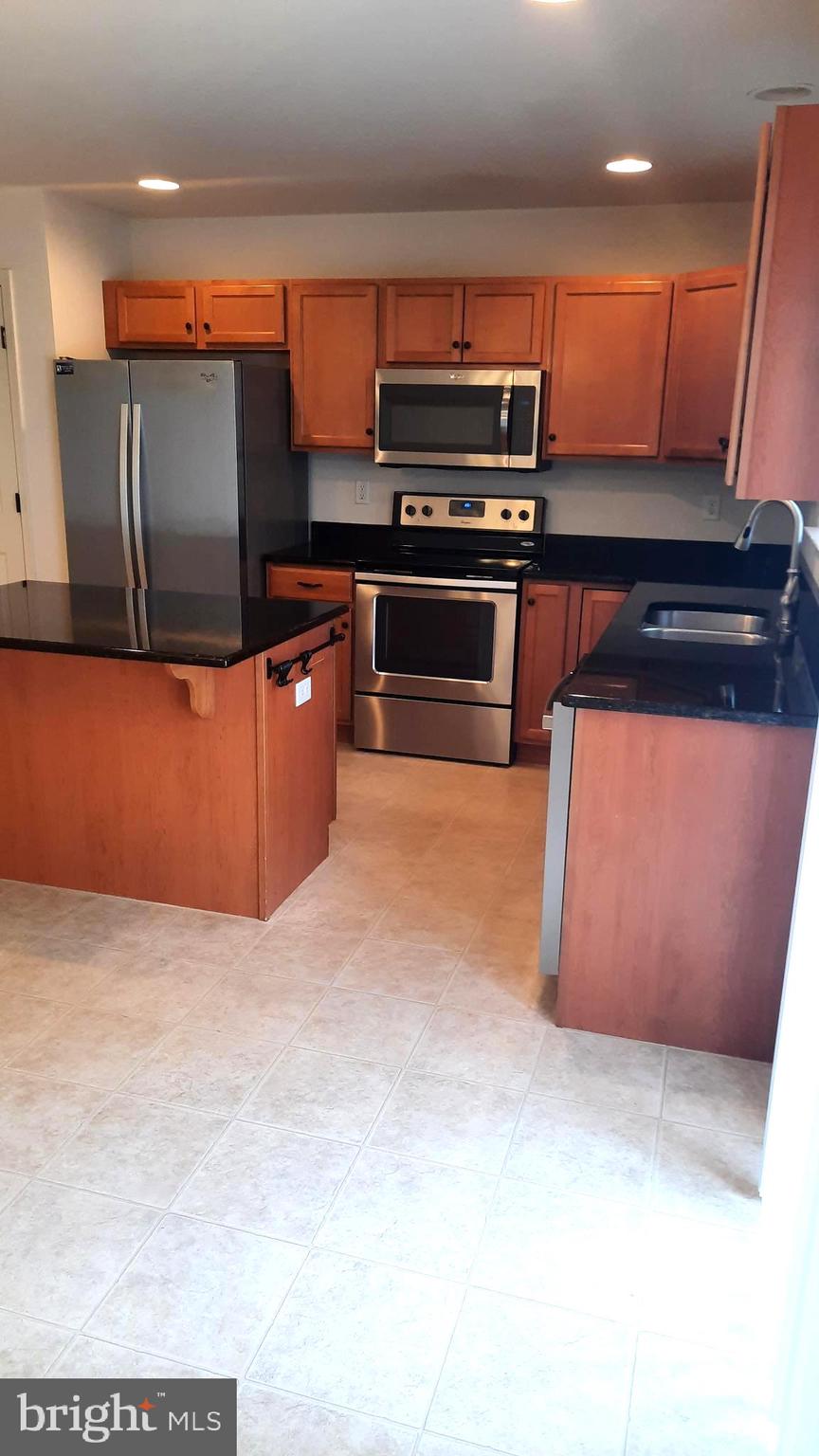 719 ADMIRALS QUAY DR