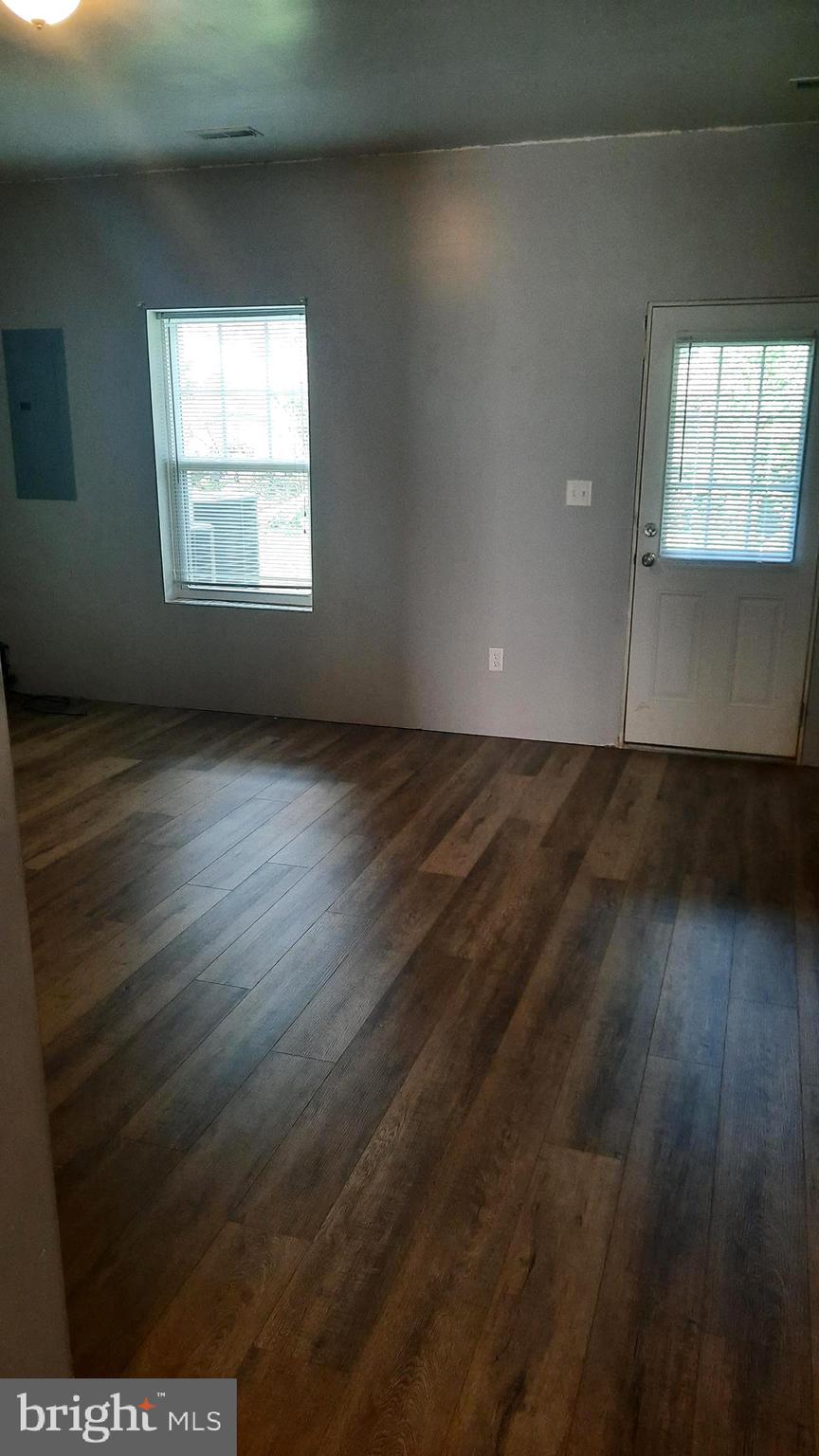 719 ADMIRALS QUAY DR