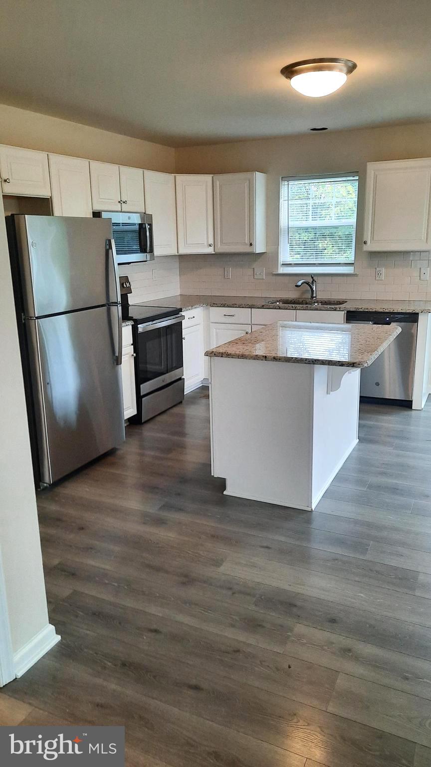 947 ADMIRALS QUAY DR