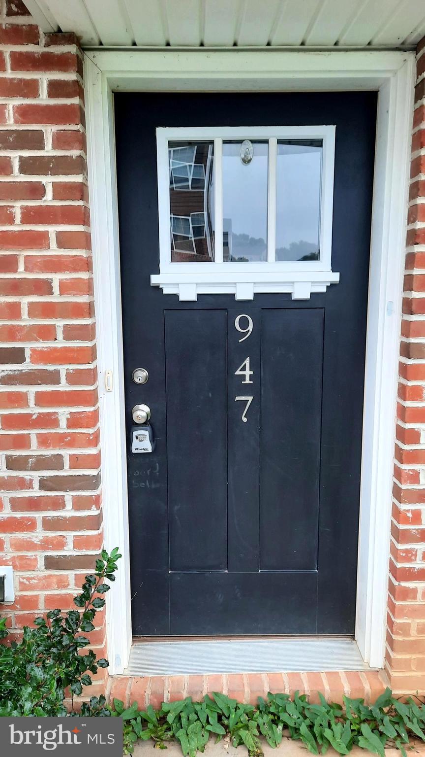 947 ADMIRALS QUAY DR