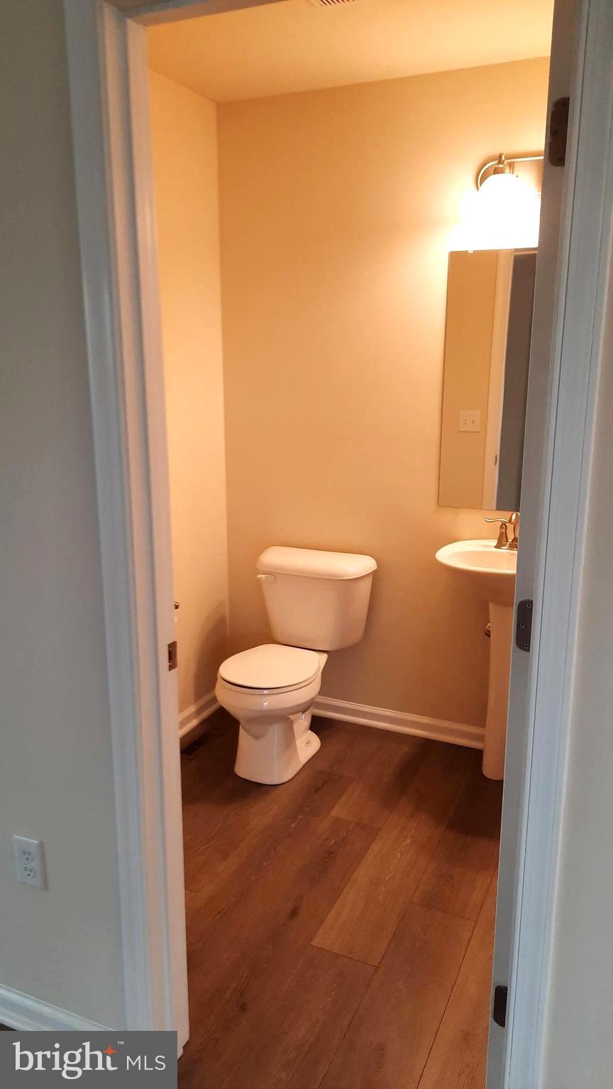 947 ADMIRALS QUAY DR