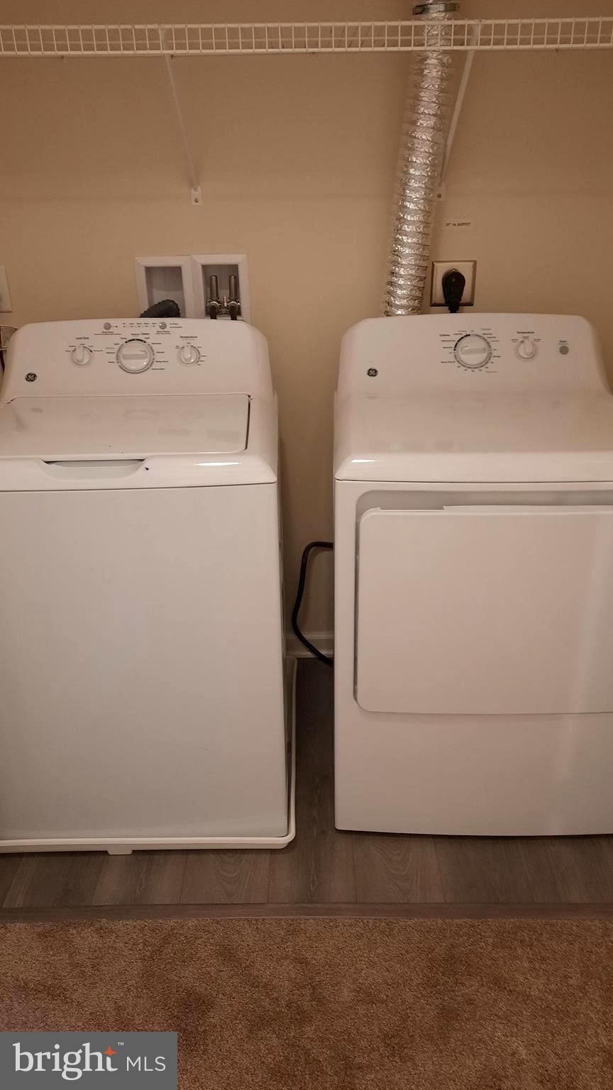 947 ADMIRALS QUAY DR