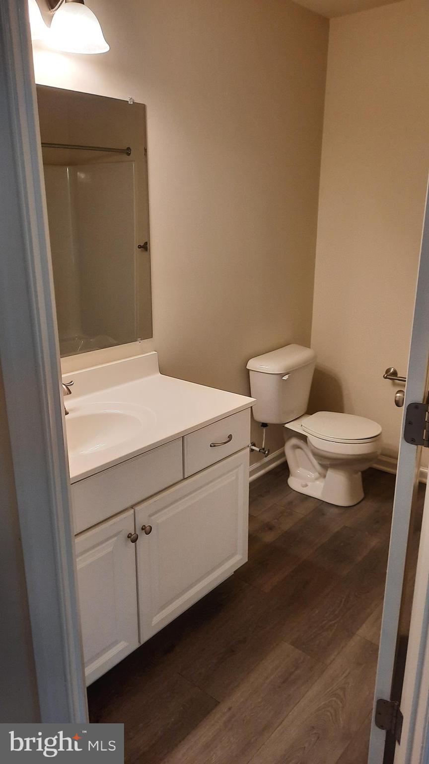 947 ADMIRALS QUAY DR