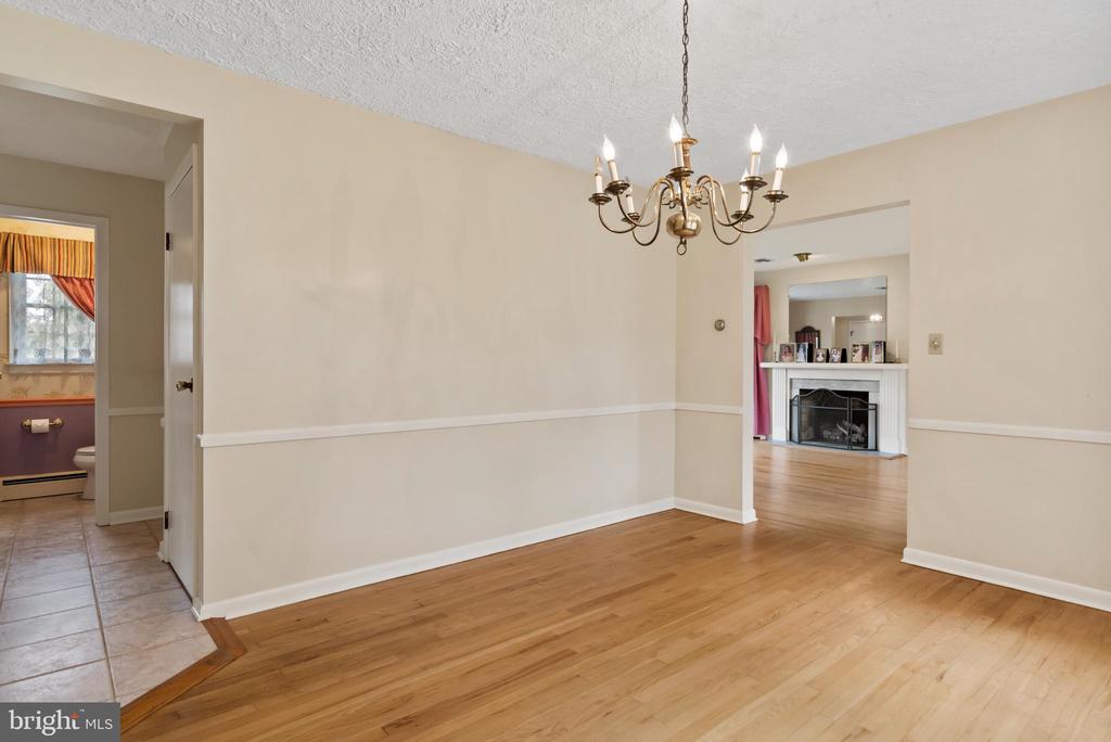 422 Deerfield Rd