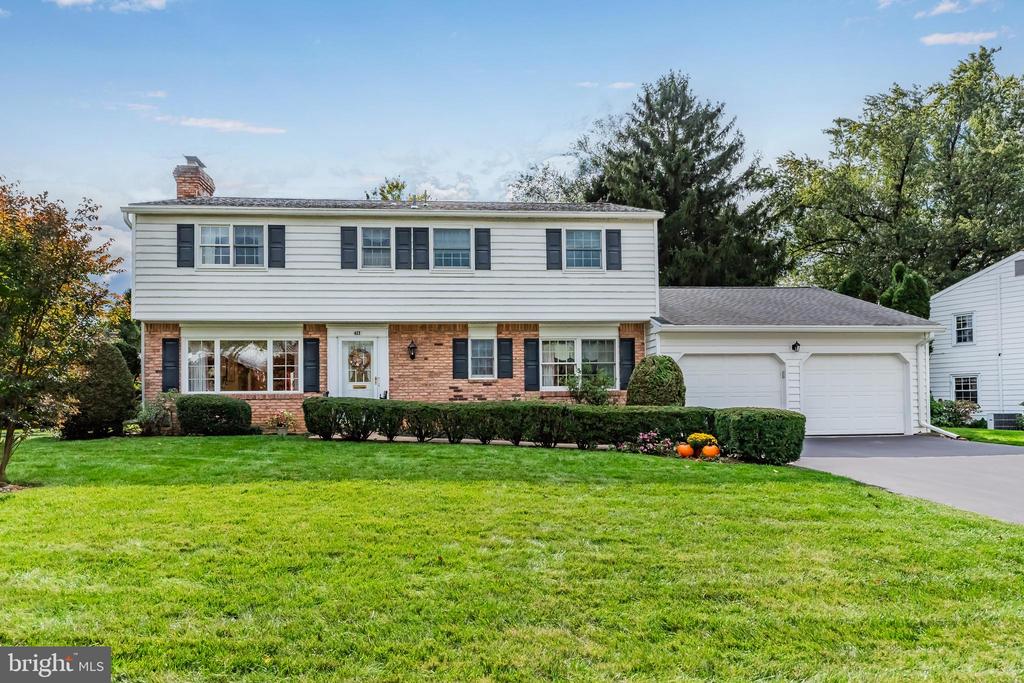 422 Deerfield Rd