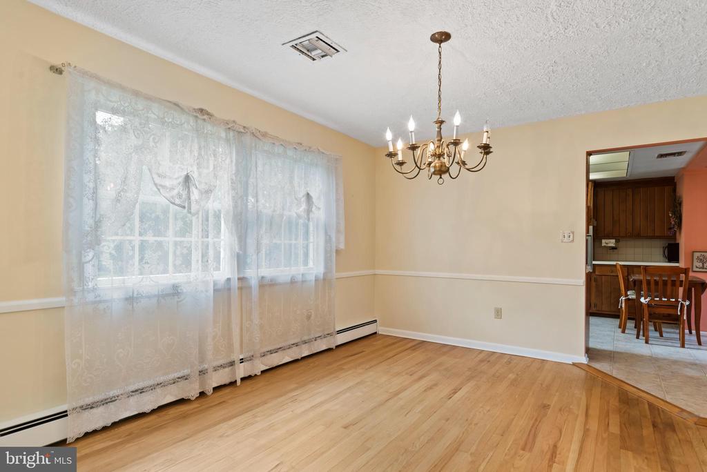 422 Deerfield Rd