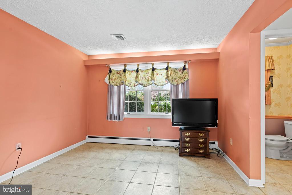 422 Deerfield Rd