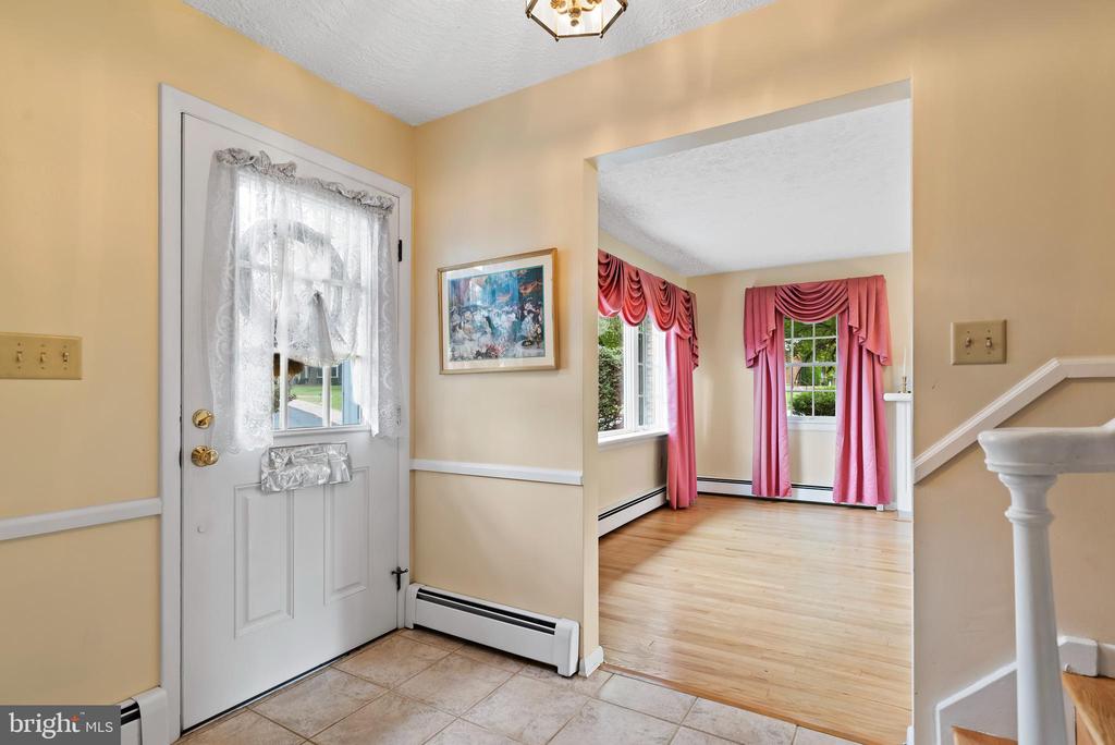 422 Deerfield Rd