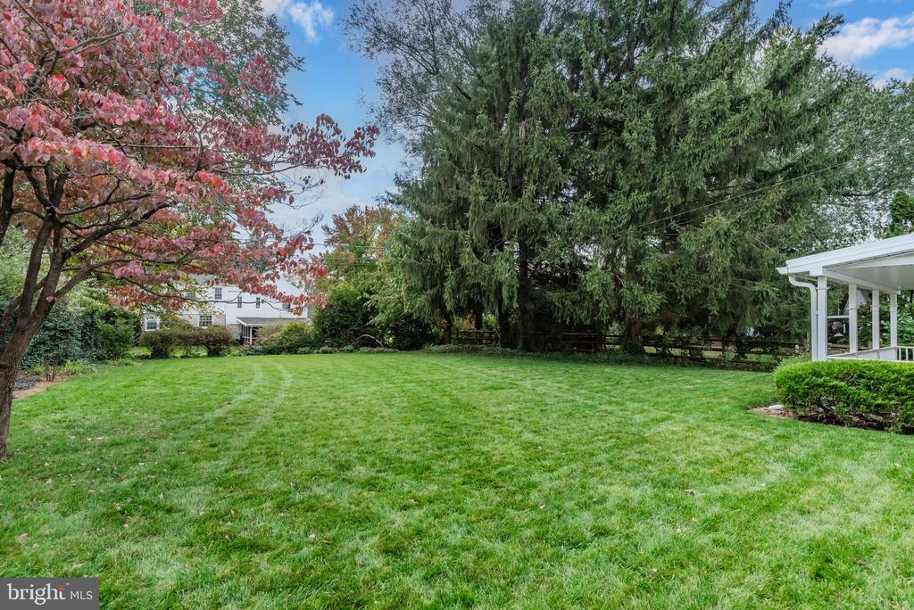 422 Deerfield Rd