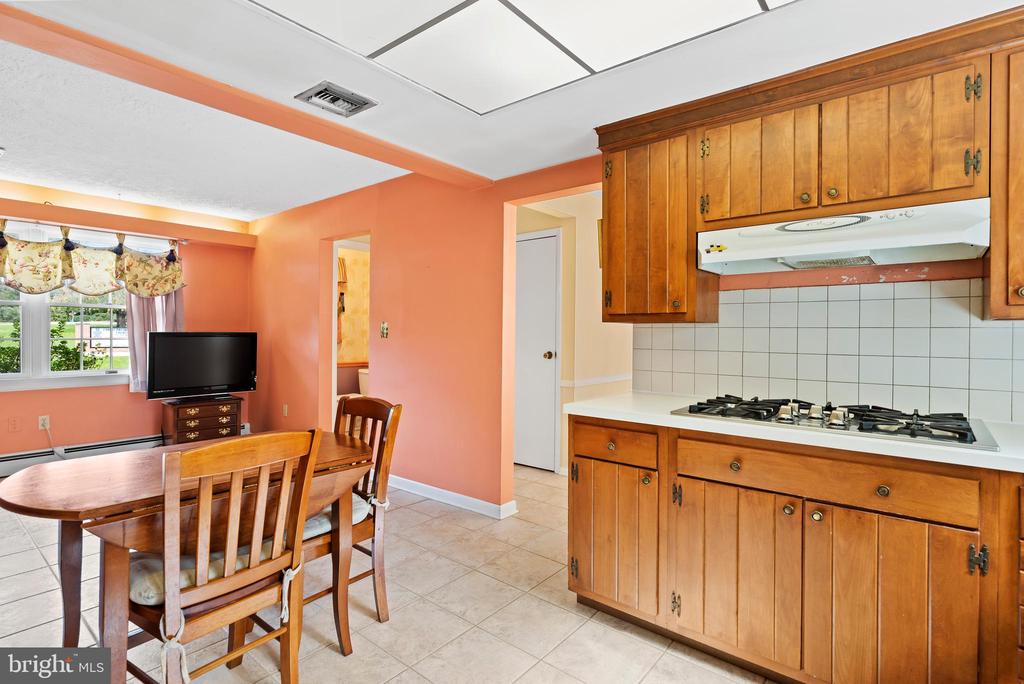 422 Deerfield Rd