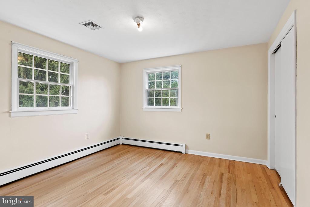 422 Deerfield Rd
