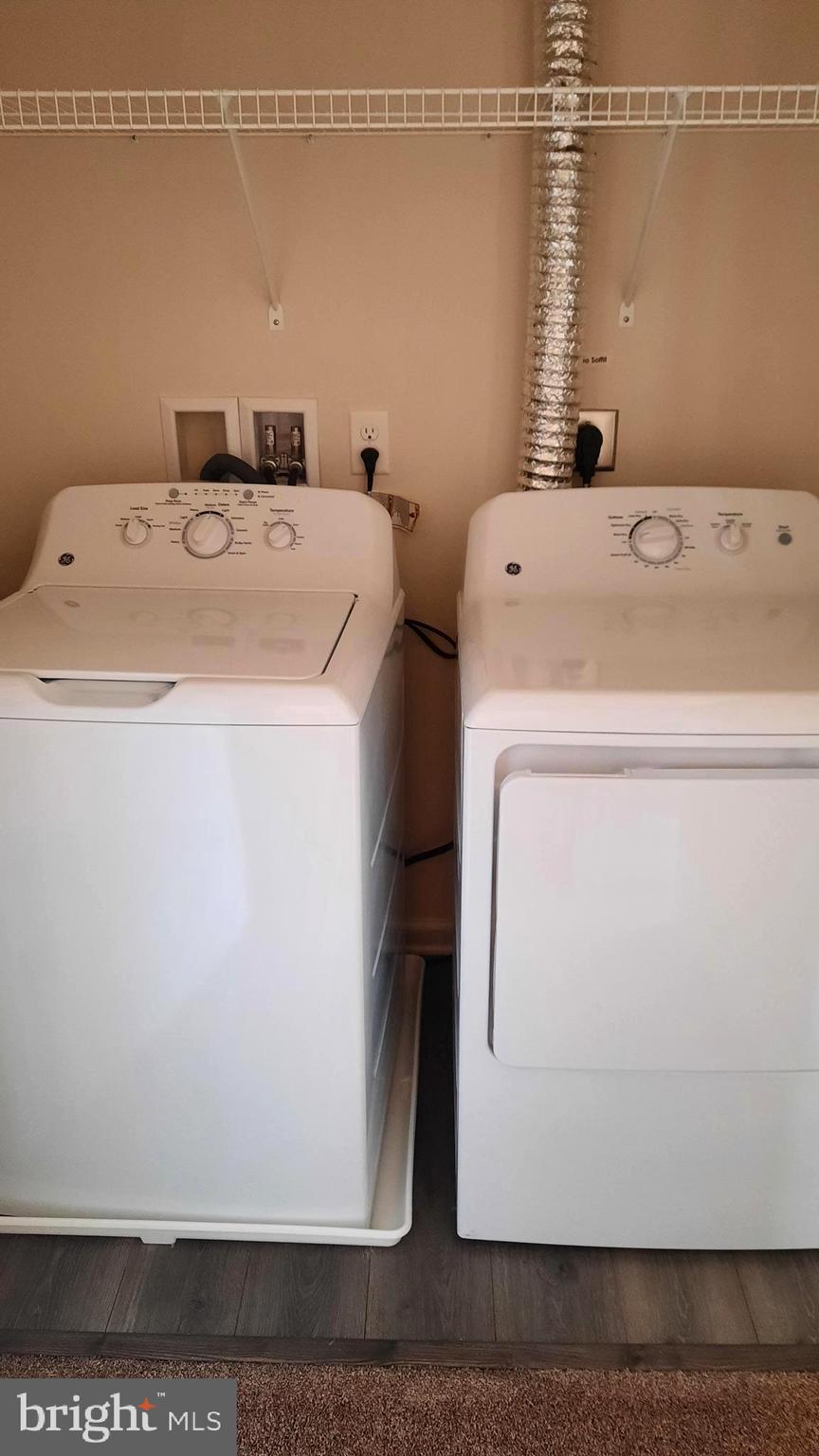 932 ADMIRALS QUAY DR