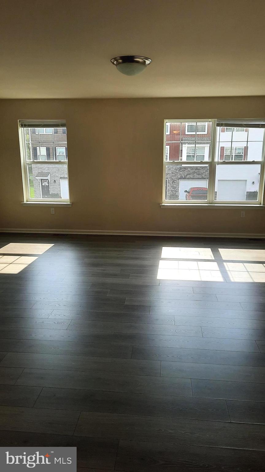 932 ADMIRALS QUAY DR