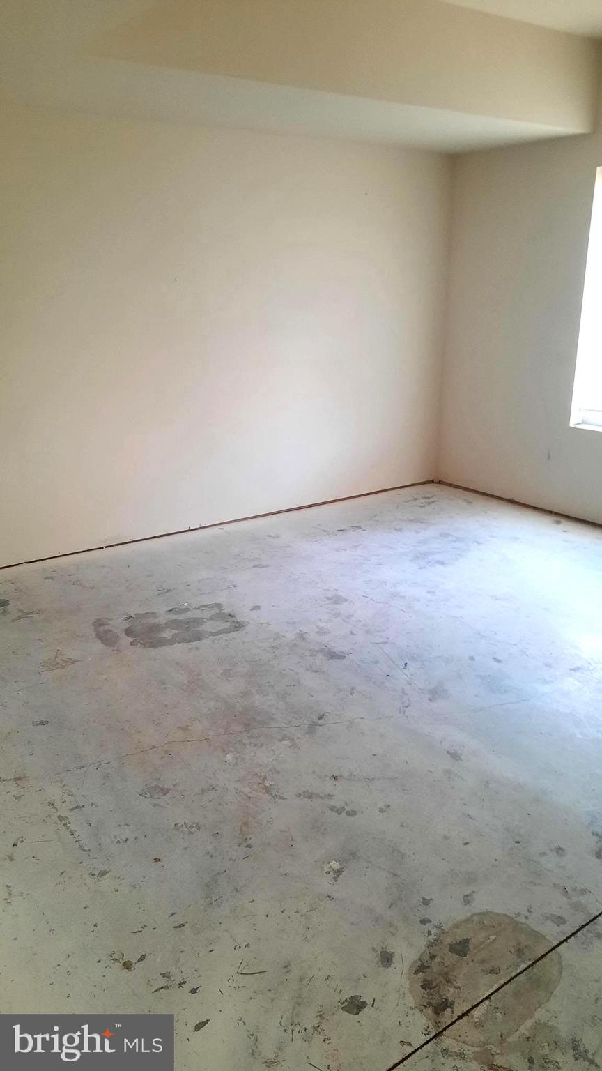 932 ADMIRALS QUAY DR