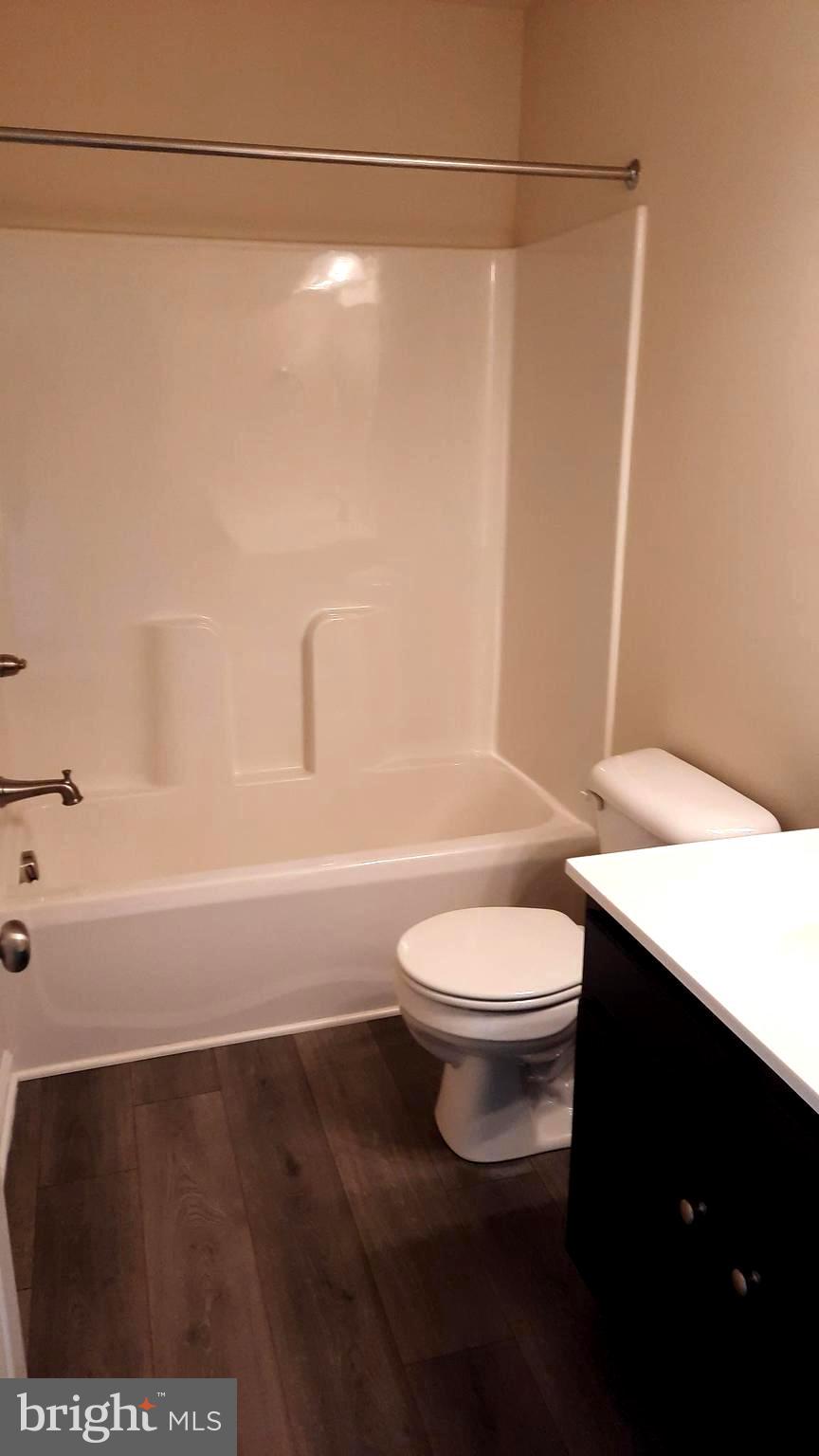 932 ADMIRALS QUAY DR