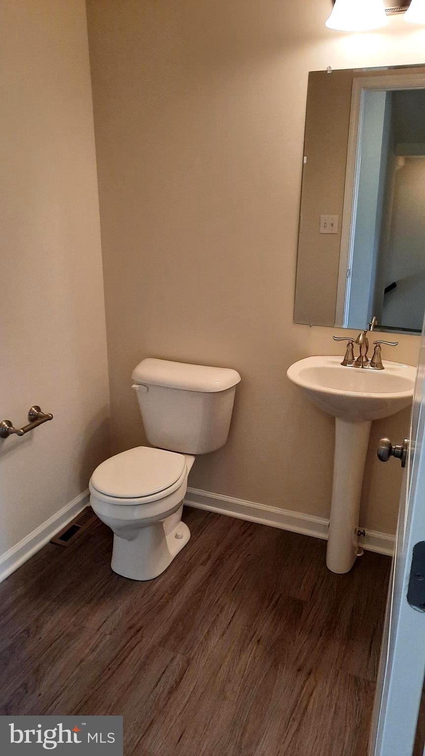 902 ADMIRALS QUAY DR