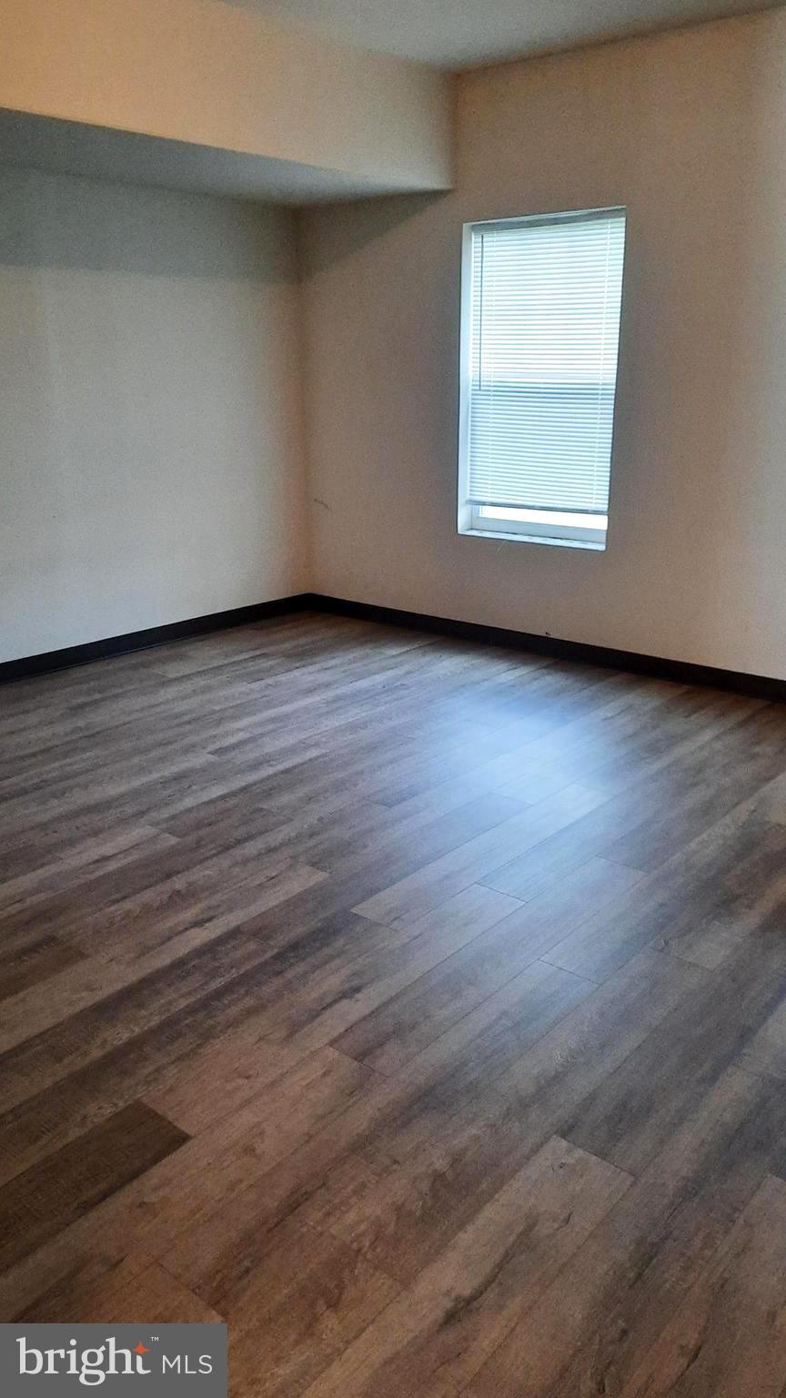 902 ADMIRALS QUAY DR