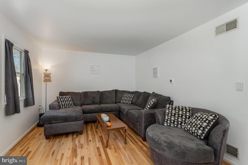 1716 English Dr