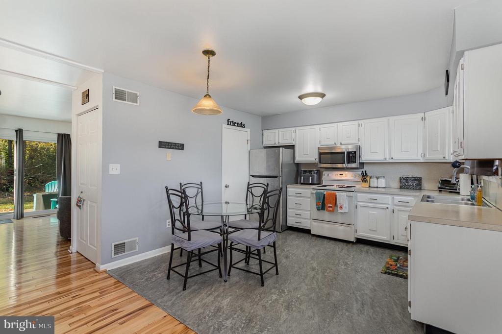 1716 English Dr