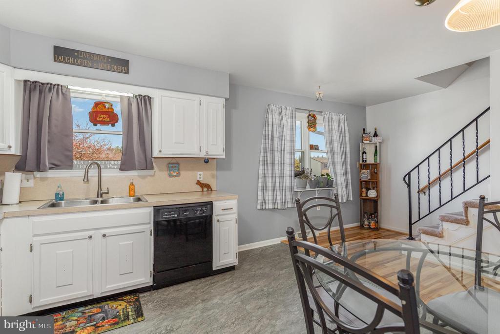 1716 English Dr