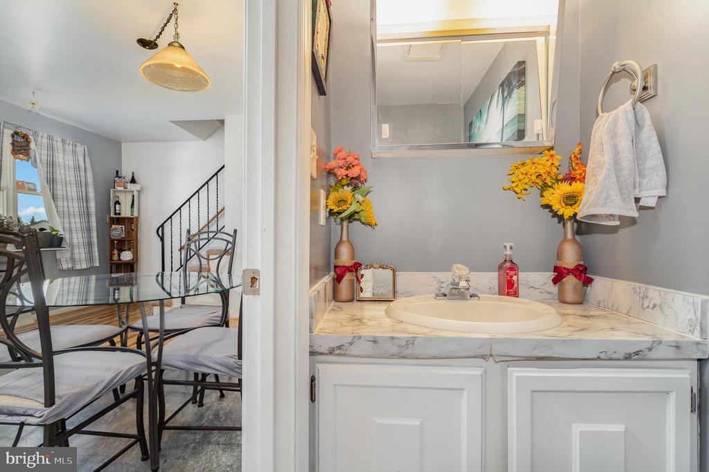 1716 English Dr