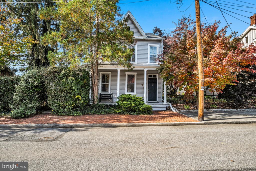 254 Arch St