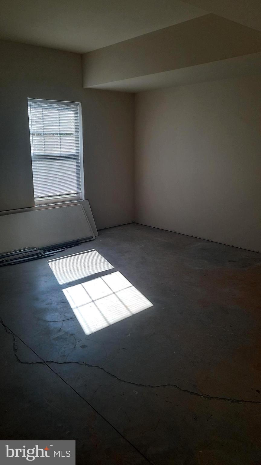 921 ADMIRALS QUAY DR