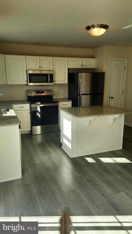 921 ADMIRALS QUAY DR