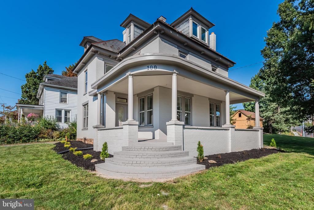 100 VALLEY RD