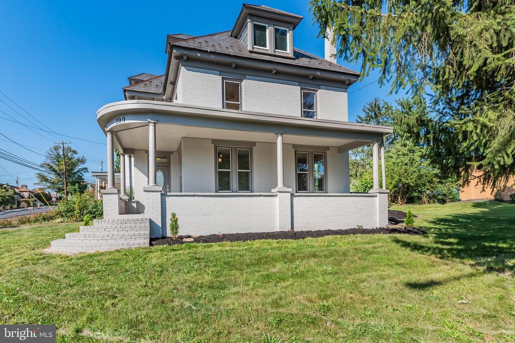 100 VALLEY RD