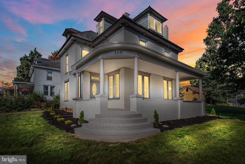 100 VALLEY RD