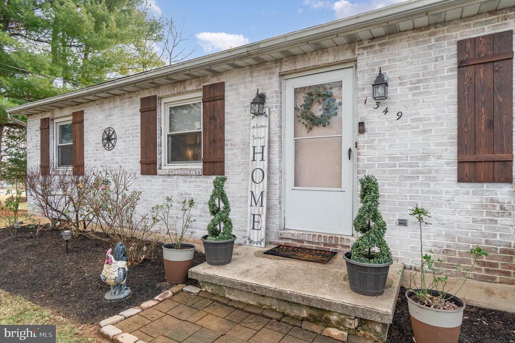 1349 W Trindle Rd