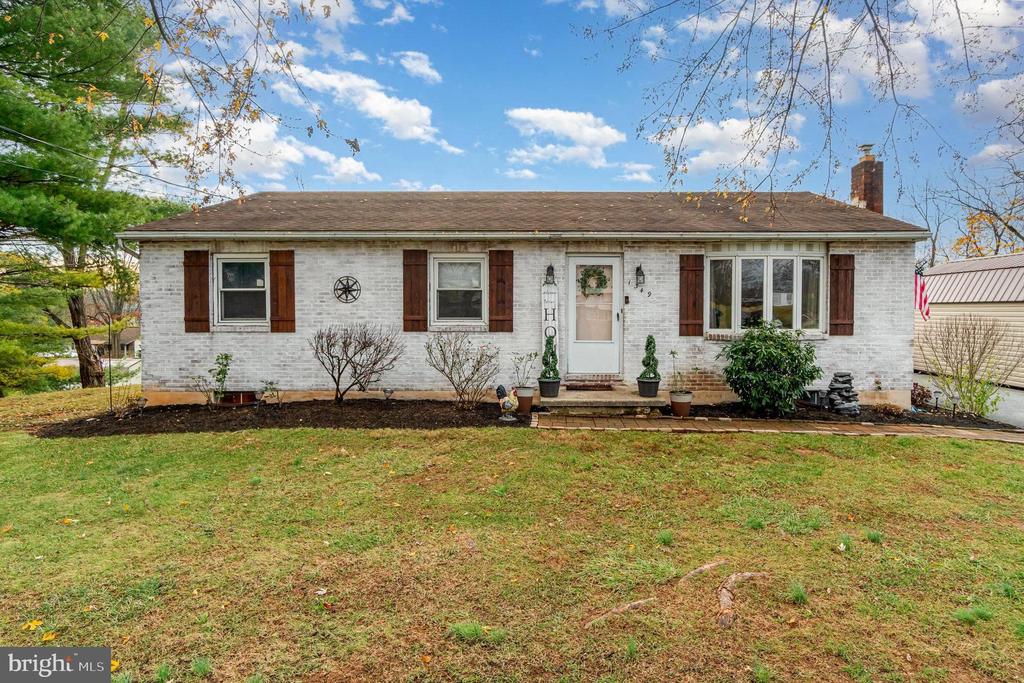 1349 W Trindle Rd