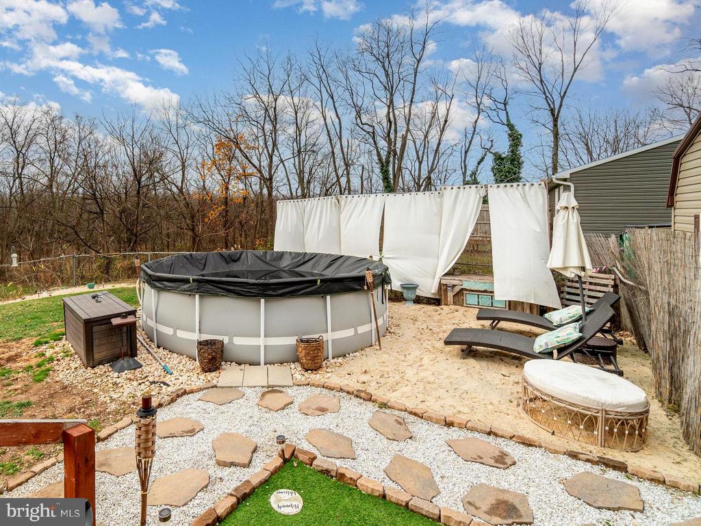 1349 W Trindle Rd