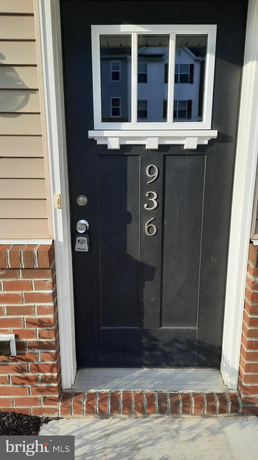 936 ADMIRALS QUAY DR