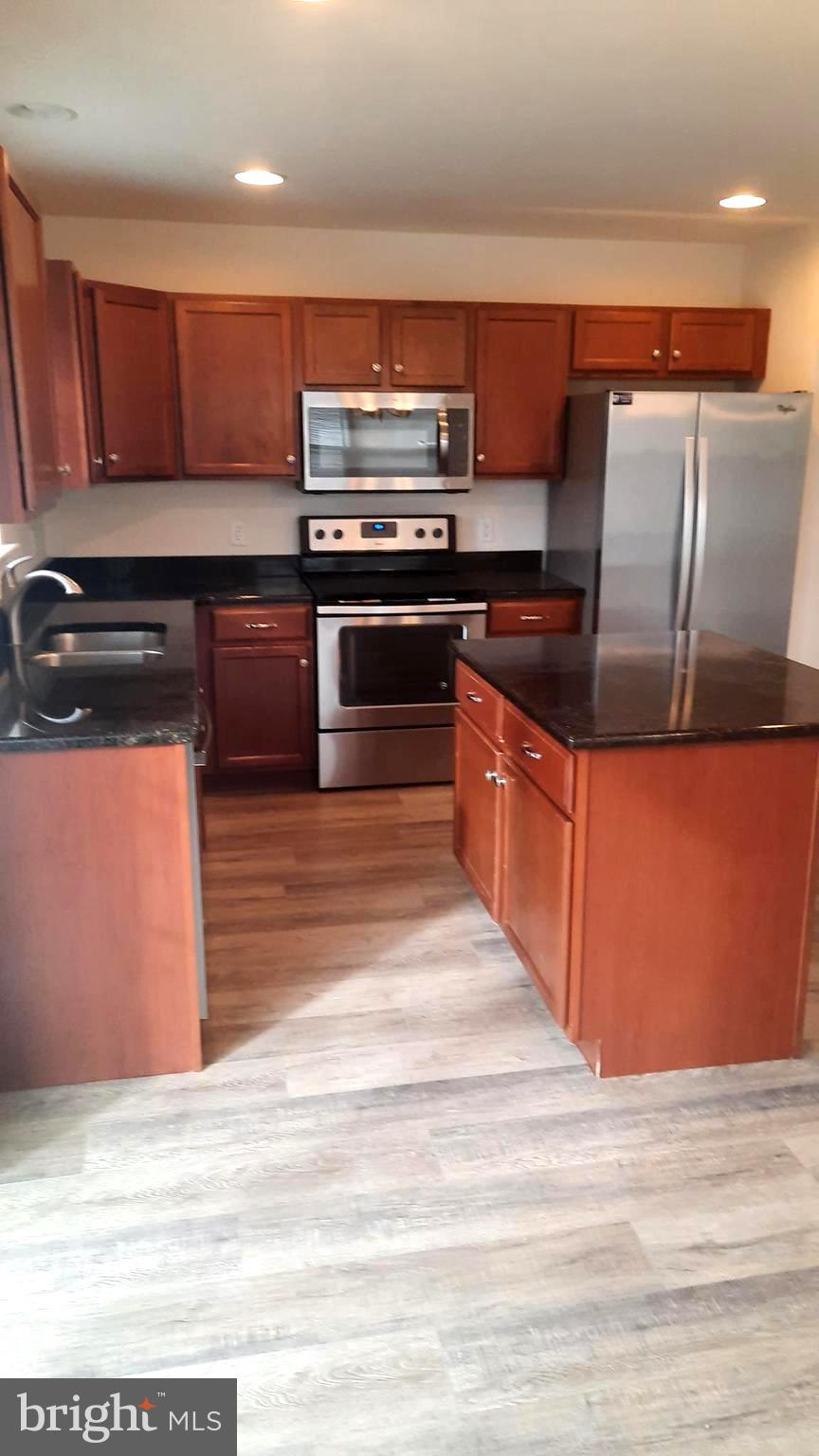 822 ADMIRALS QUAY DR