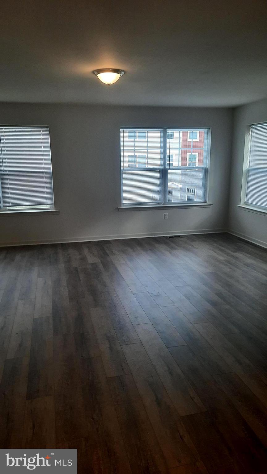 822 ADMIRALS QUAY DR