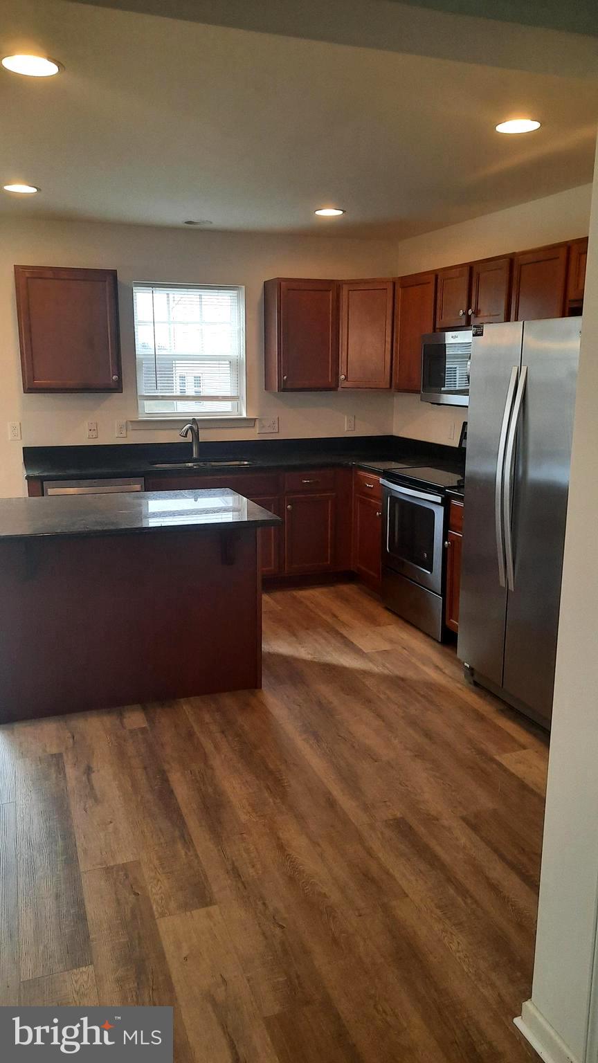 822 ADMIRALS QUAY DR