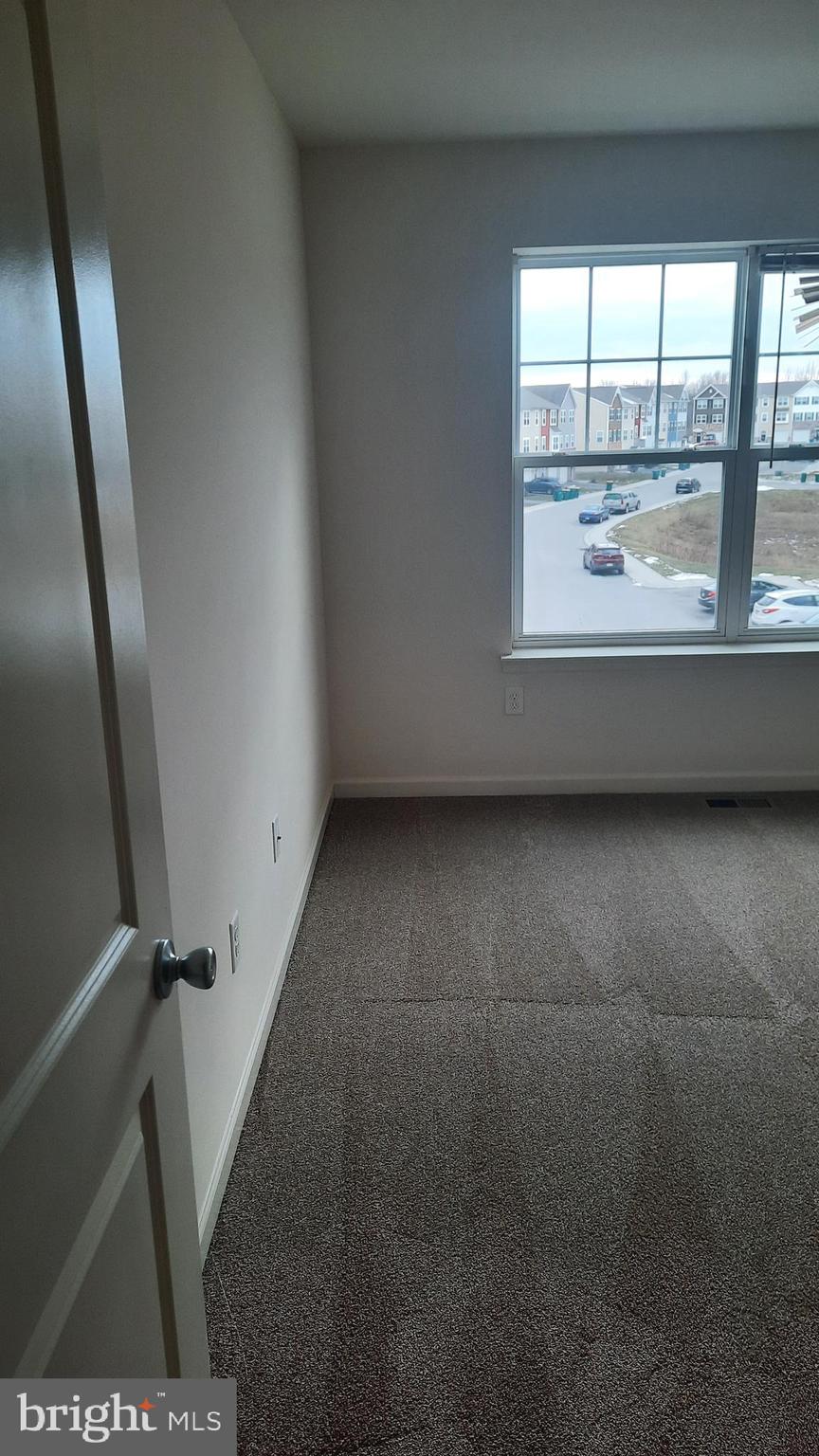 711 ADMIRALS QUAY DR