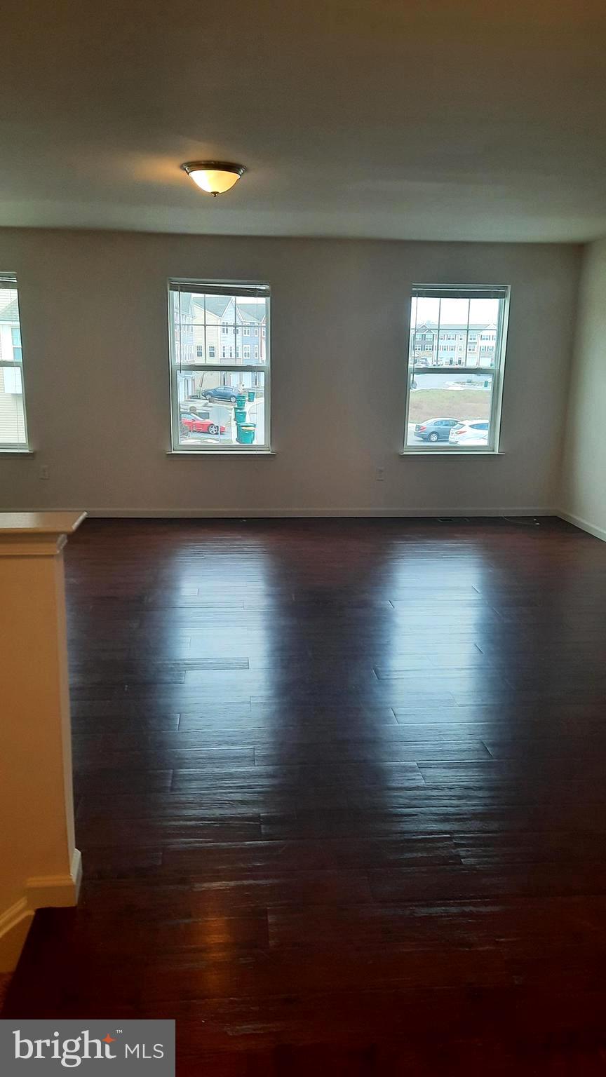 711 ADMIRALS QUAY DR