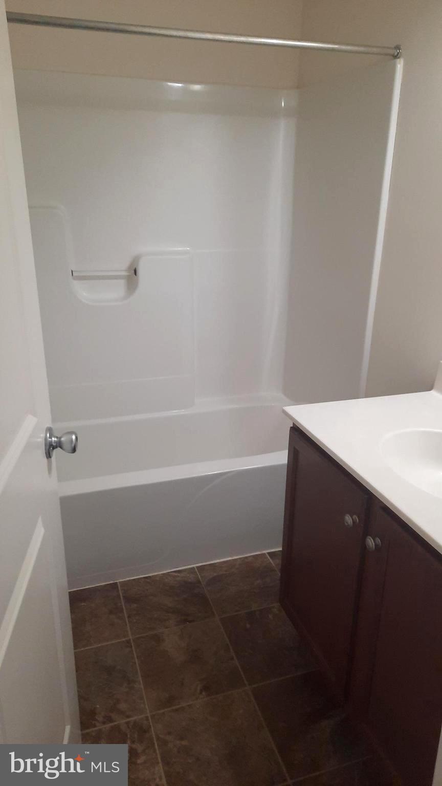 711 ADMIRALS QUAY DR