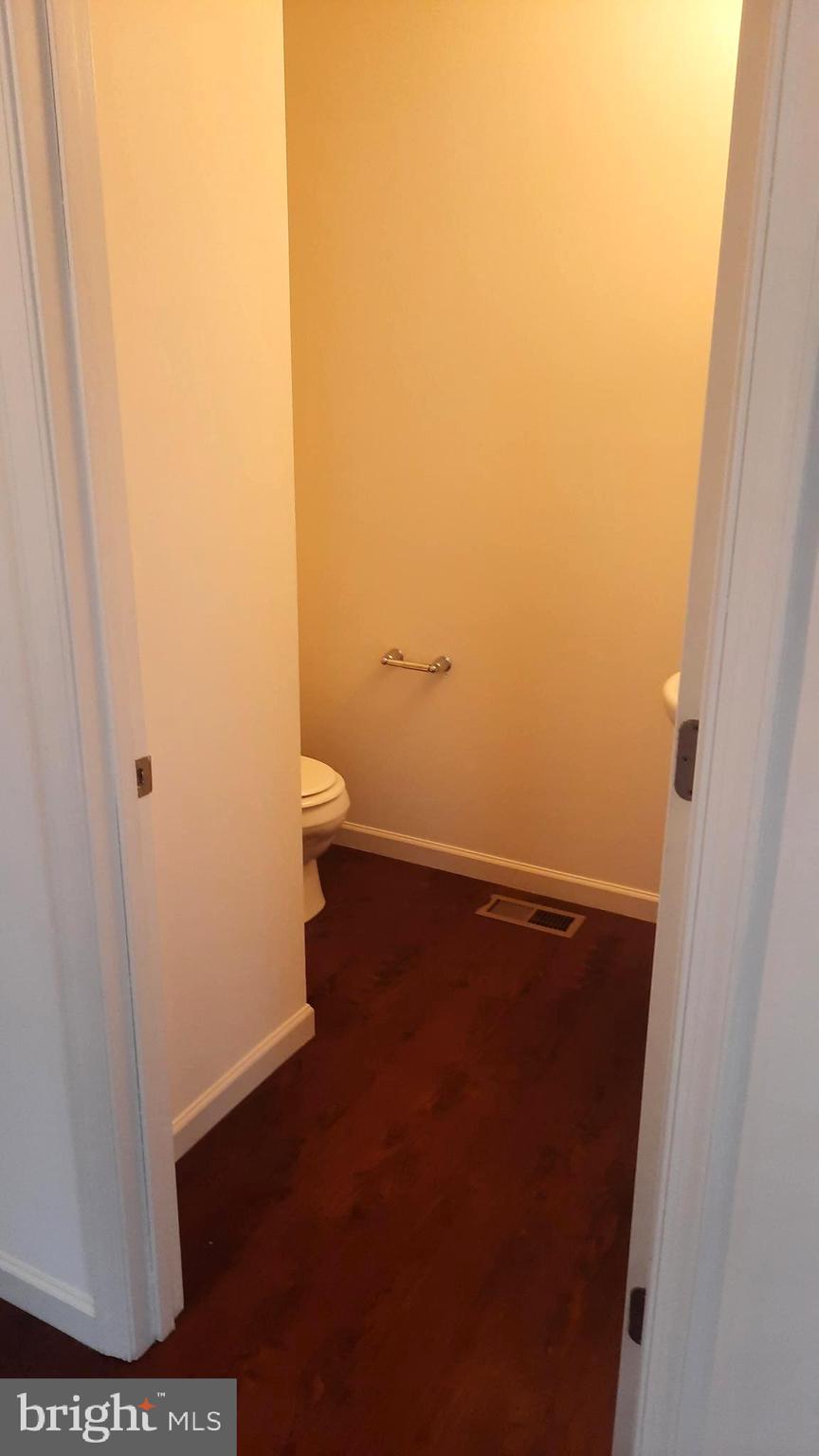 711 ADMIRALS QUAY DR